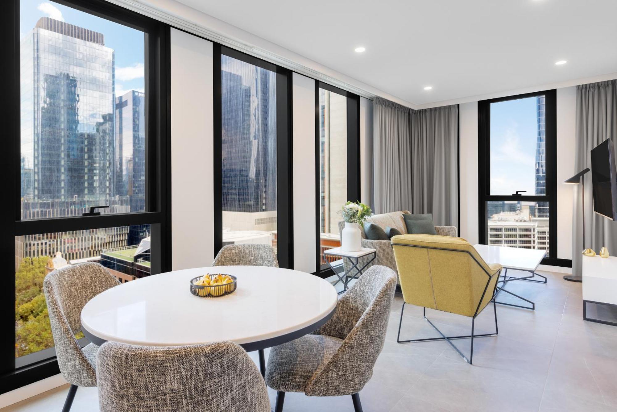 Meriton Suites מלבורן מראה חיצוני תמונה The interior of a typical apartment