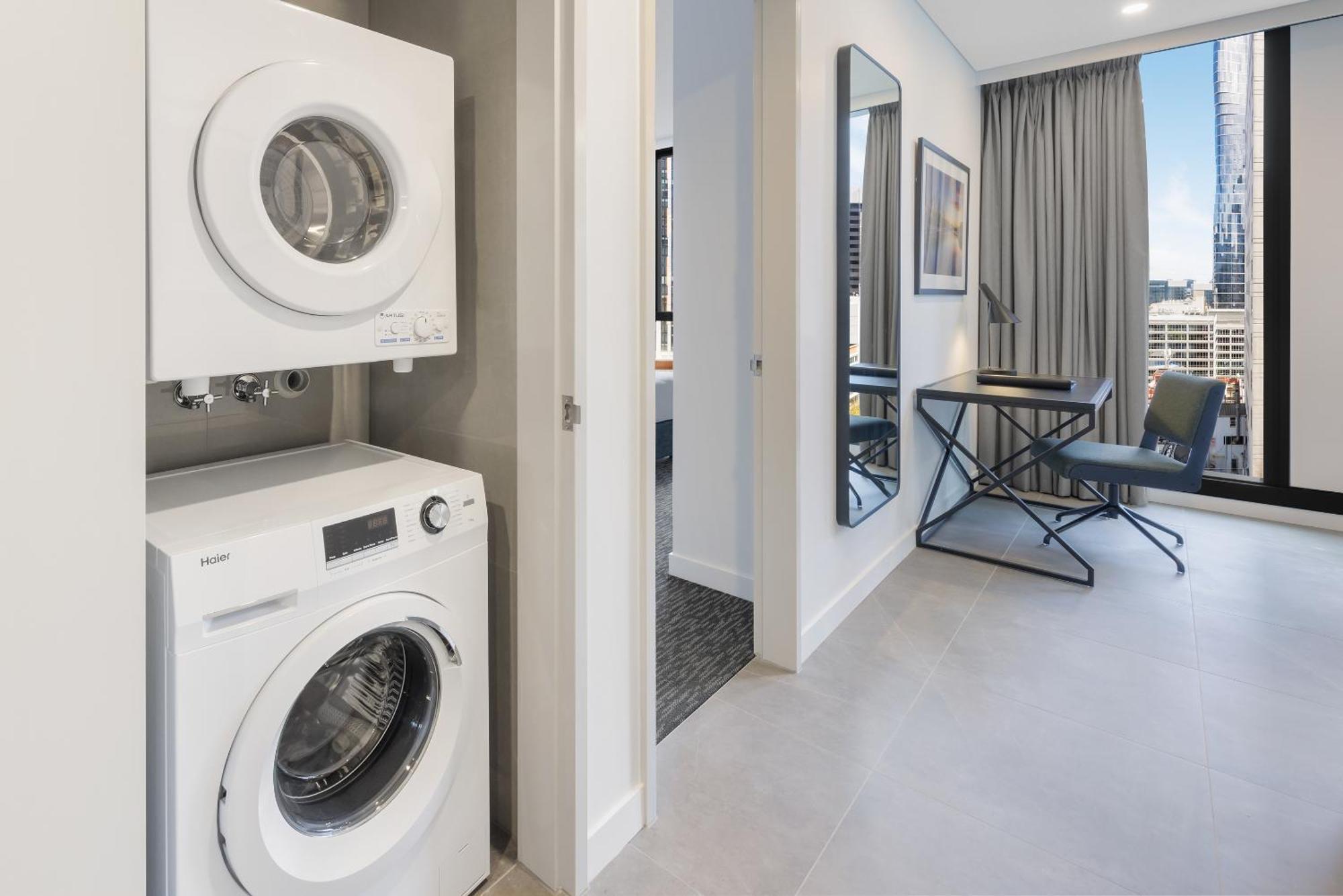 Meriton Suites מלבורן מראה חיצוני תמונה Laundry facilities in a typical apartment