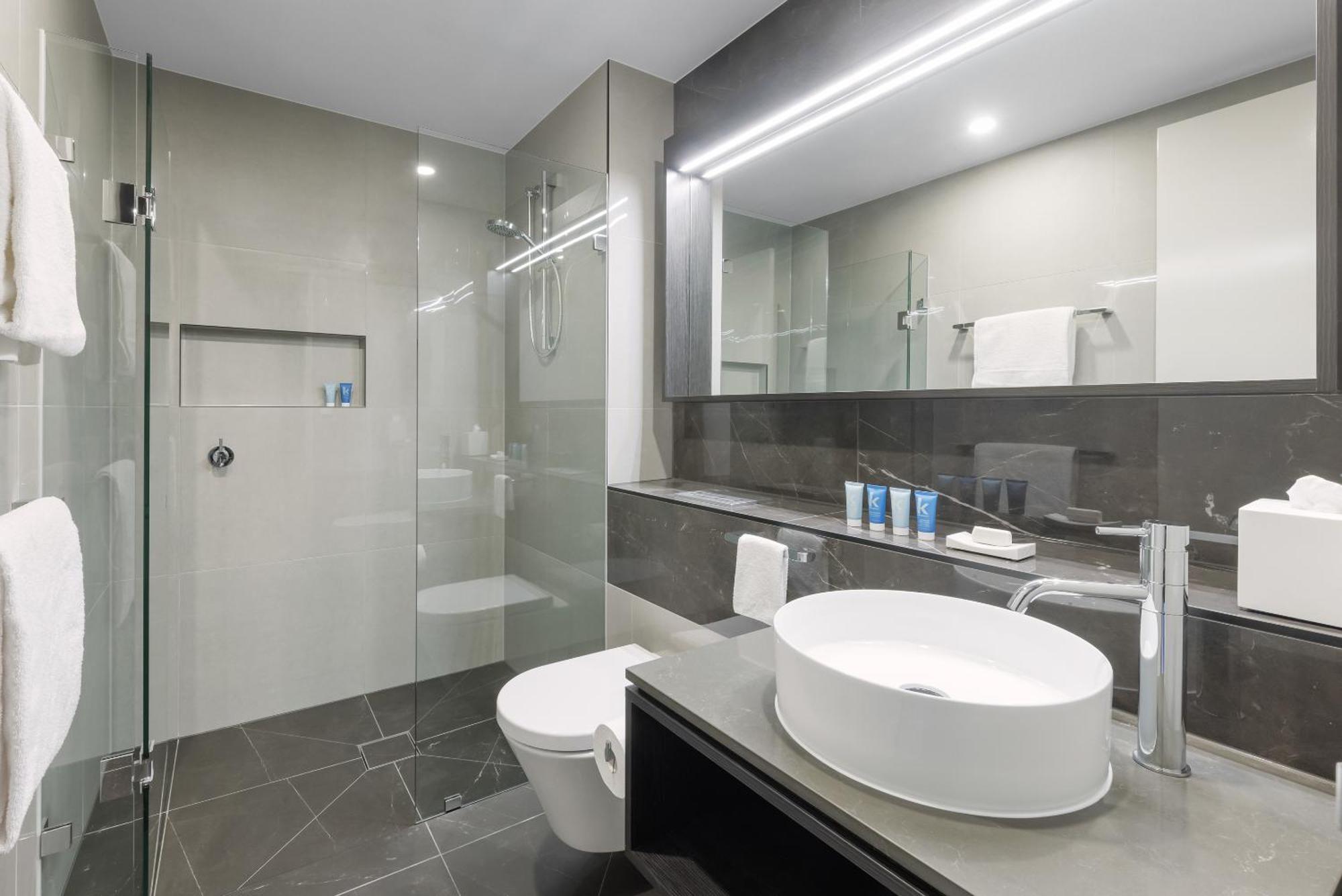 Meriton Suites מלבורן מראה חיצוני תמונה A modern bathroom
